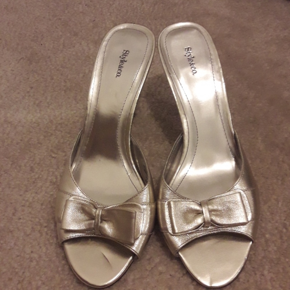 Gold Style & Co. Open Toe Sandals Size 8